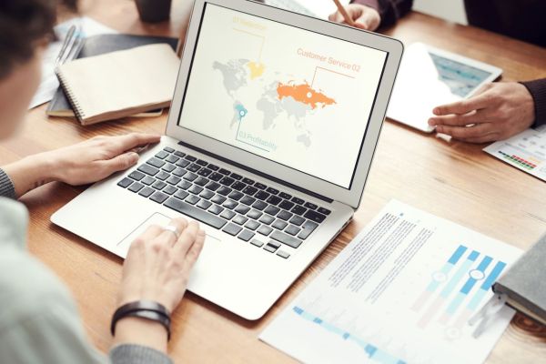 Optimisez votre présence en ligne avec le GEO à La Rochelle