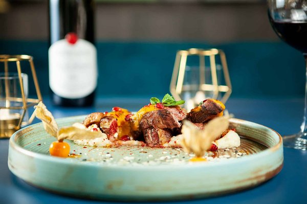 Quels sont les avantages de louer une villa en Italie avec des cours de cuisine et des excursions gastronomiques?